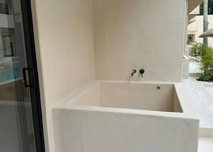 Aparthotel Pool 2205